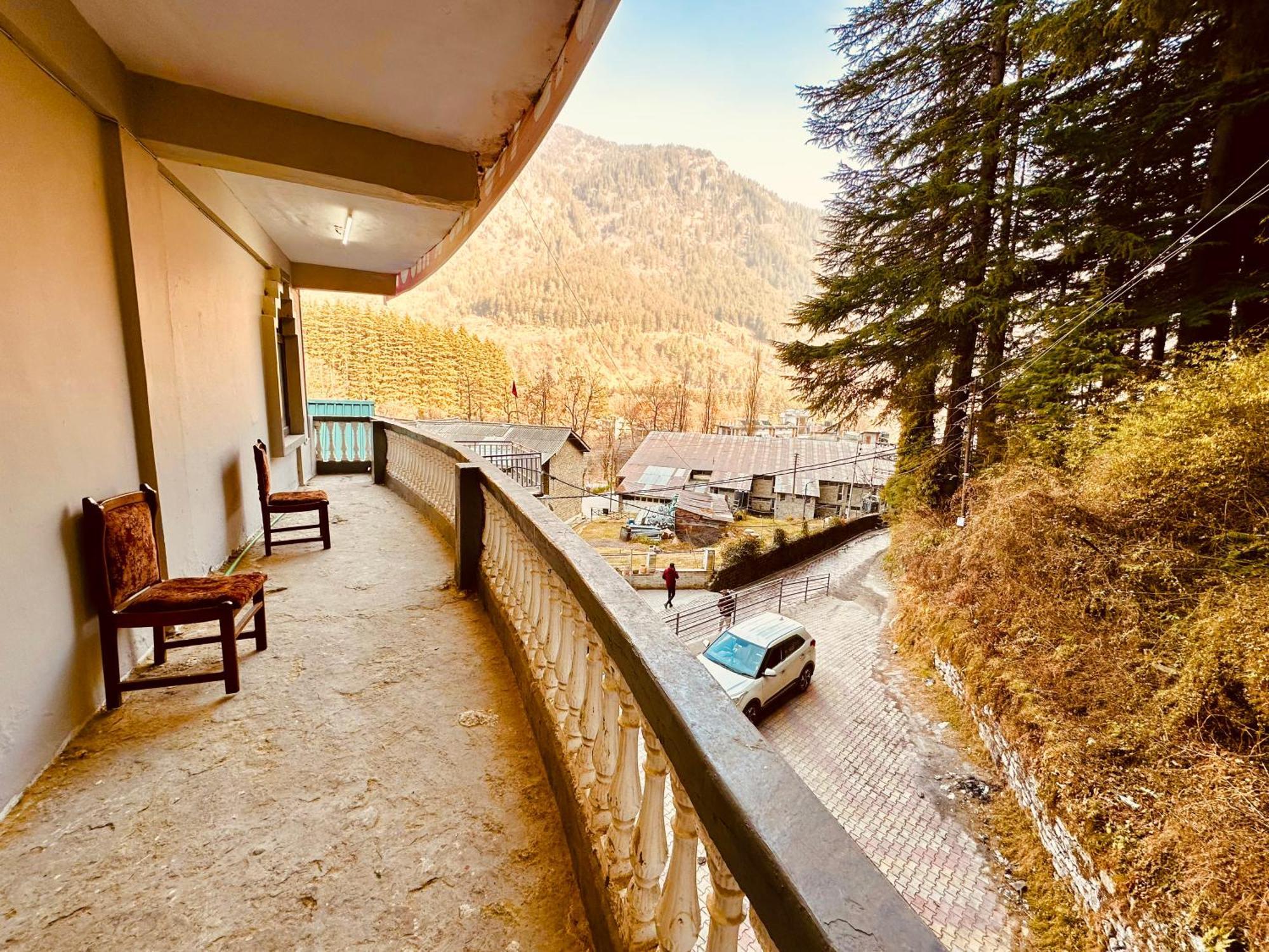 Royal Respite Manali - Luxury Comfort ! Travellers Delight ! Budget Friendly ! Prime Location ! Guest Favourite Hotel Exterior photo