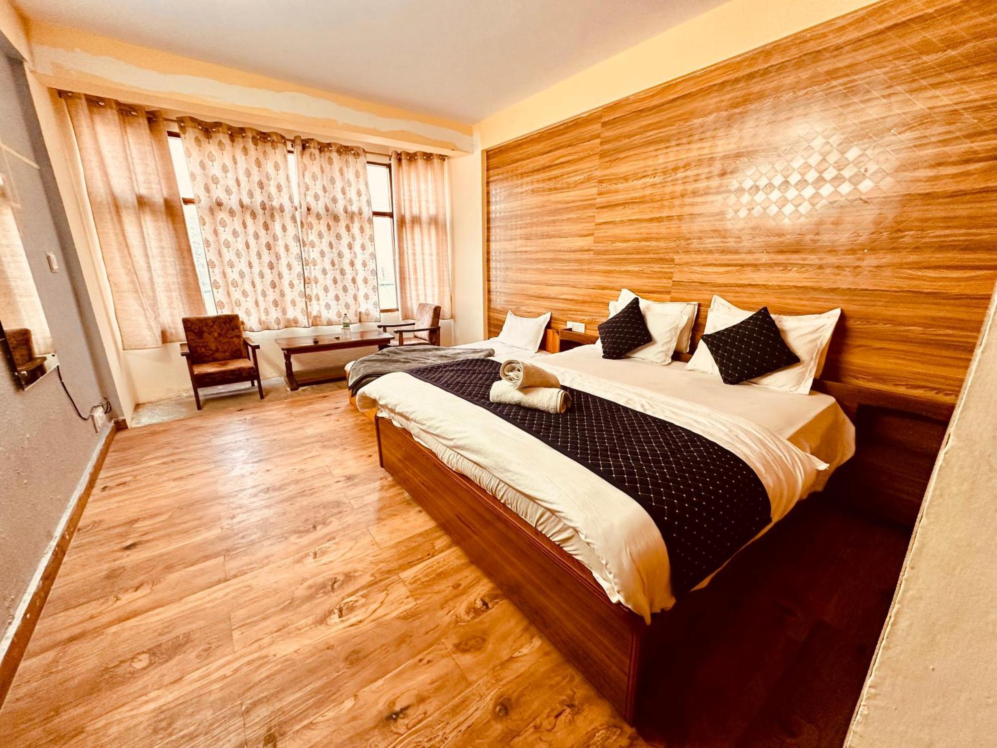 Royal Respite Manali - Luxury Comfort ! Travellers Delight ! Budget Friendly ! Prime Location ! Guest Favourite Hotel Exterior photo